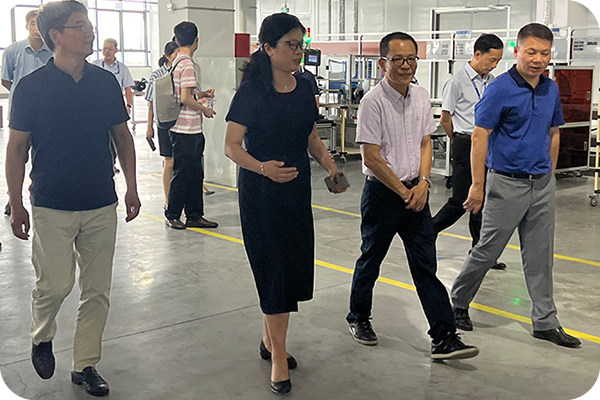 福建省冶金（控股）公司黨委委員、副總經(jīng)理侯孝亮一行到我公司調(diào)研、指導(dǎo)